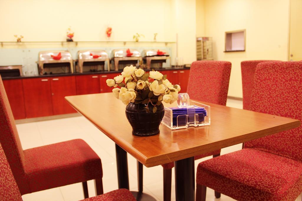 Hanting Express Jinzhou Luoyang Road Central Avenue Esterno foto